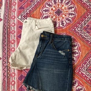 2 pairs Universal Thread shorts sz 6